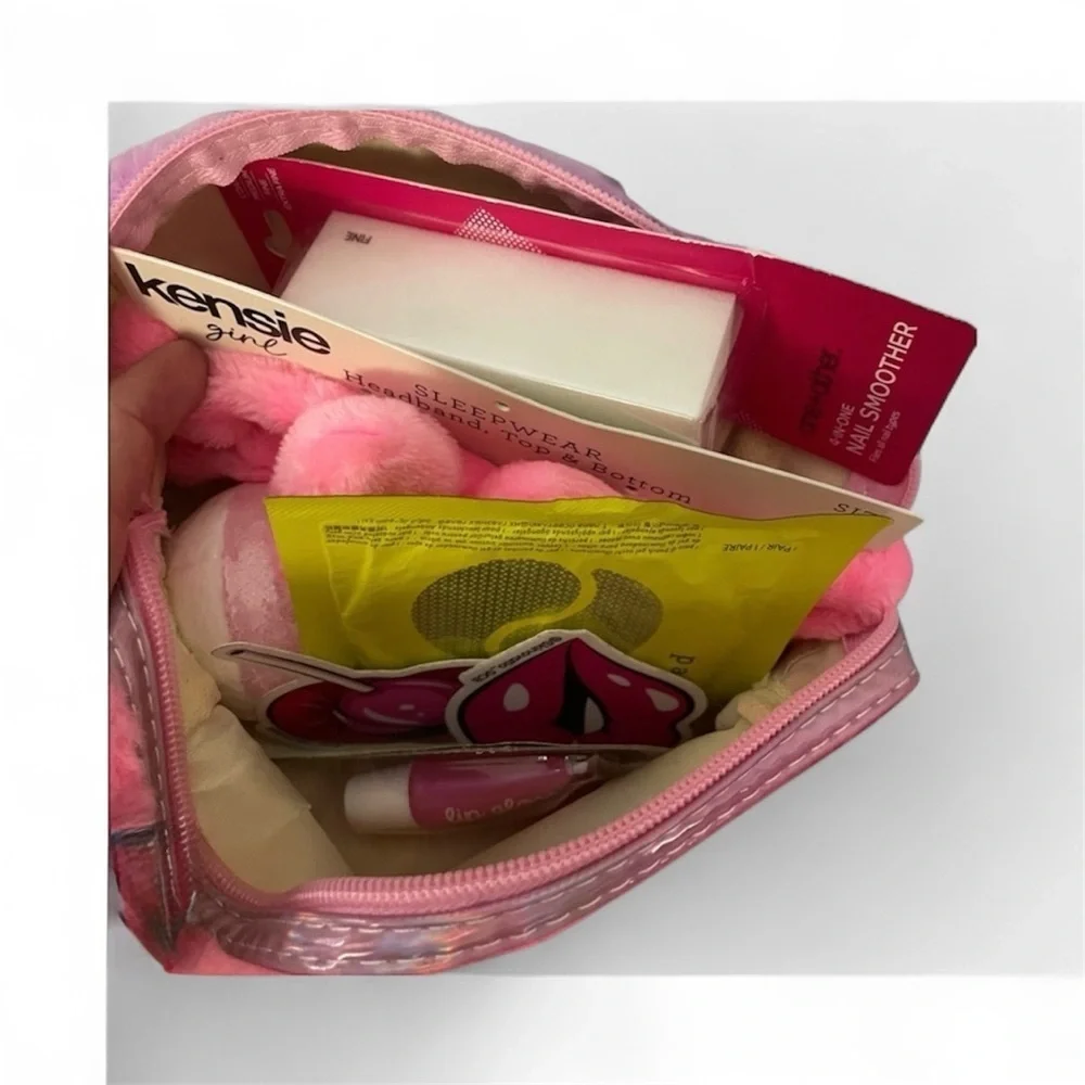 Kensie Pink Furry LOVE Cosmetic Bag Gift Set